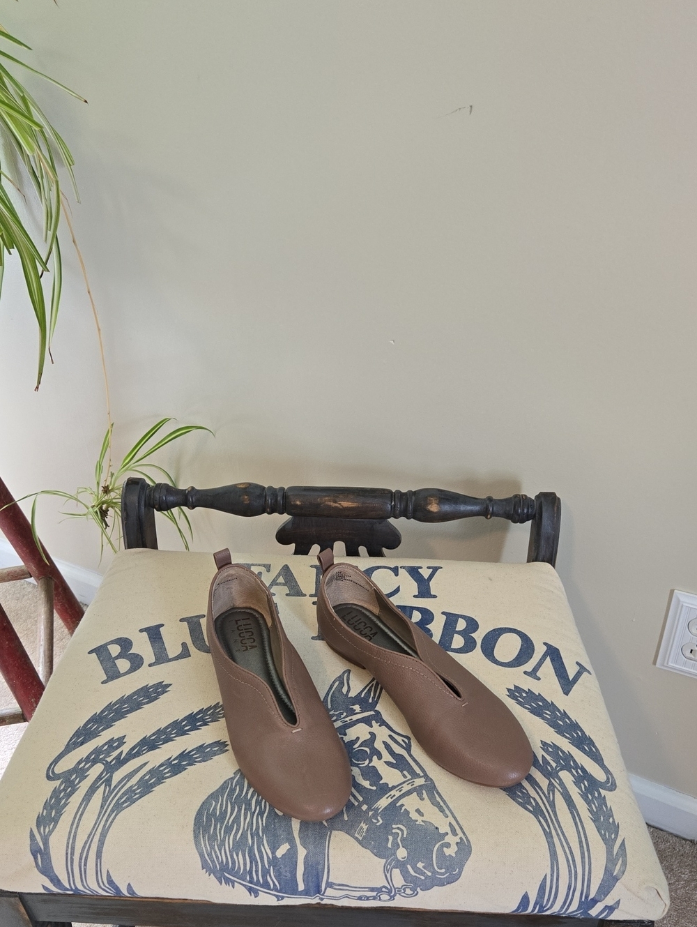 Lucca Lane Bayla Leather Ballet Flats  In Greige Color